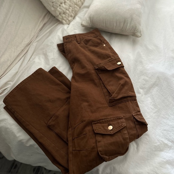 PrettyLittleThing Java Cargo Pants - Picture 2 of 2